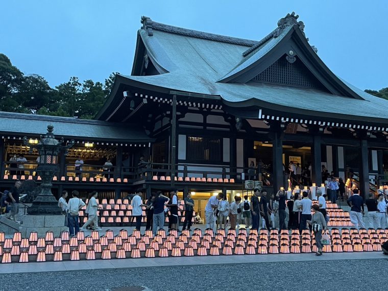 「法多山尊永寺万灯祭」幻想的な風景は圧巻！