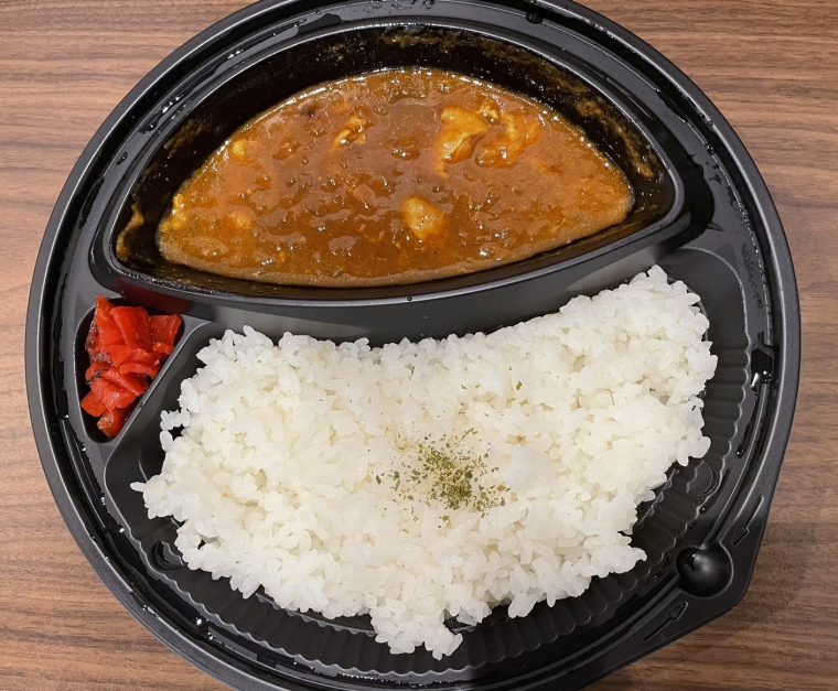 岩島屋の「チキンカレー」は飲めるぞ！！