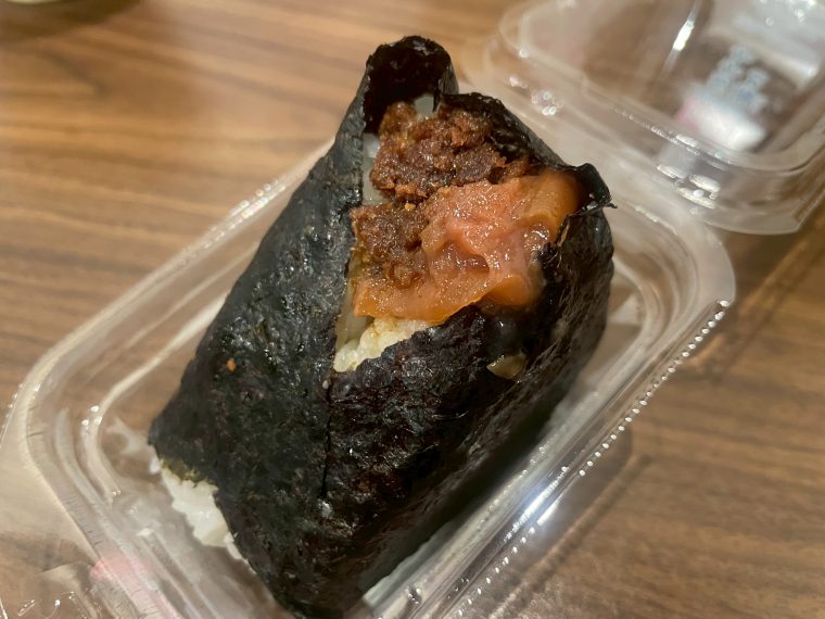 セブンの相盛おむすびはデカくてウマい!