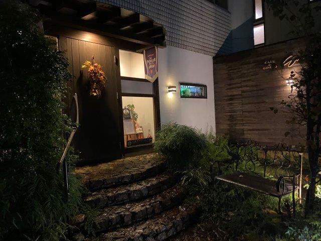 社員の結婚お祝いパーティーを開催しました