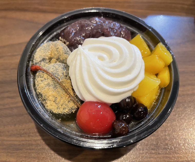 宇治抹茶わらび餅のクリームあんみつ　～シャトレーゼ