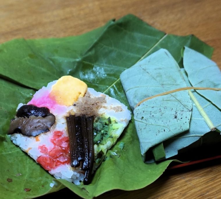 岩村「大黒屋商店」のほう葉寿司いただきました！