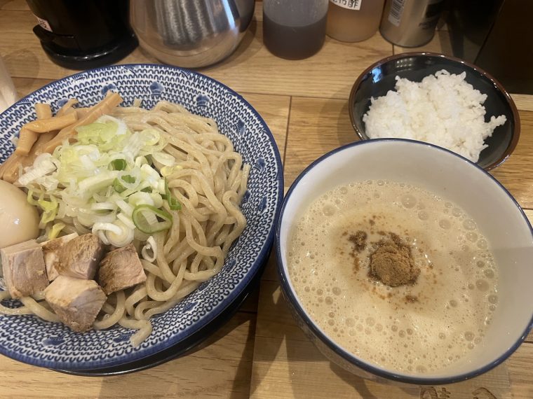 「二代目晴レル屋」のつけ麺は濃厚だけどくどくない！