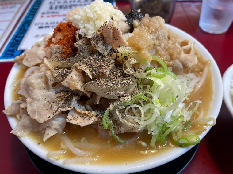 休み前の背徳飯！「麺屋ささいち」の肉そば